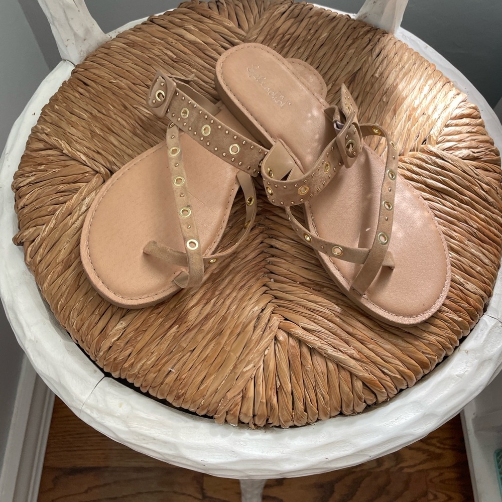 Splendid Tan and Gold Studded Sandals